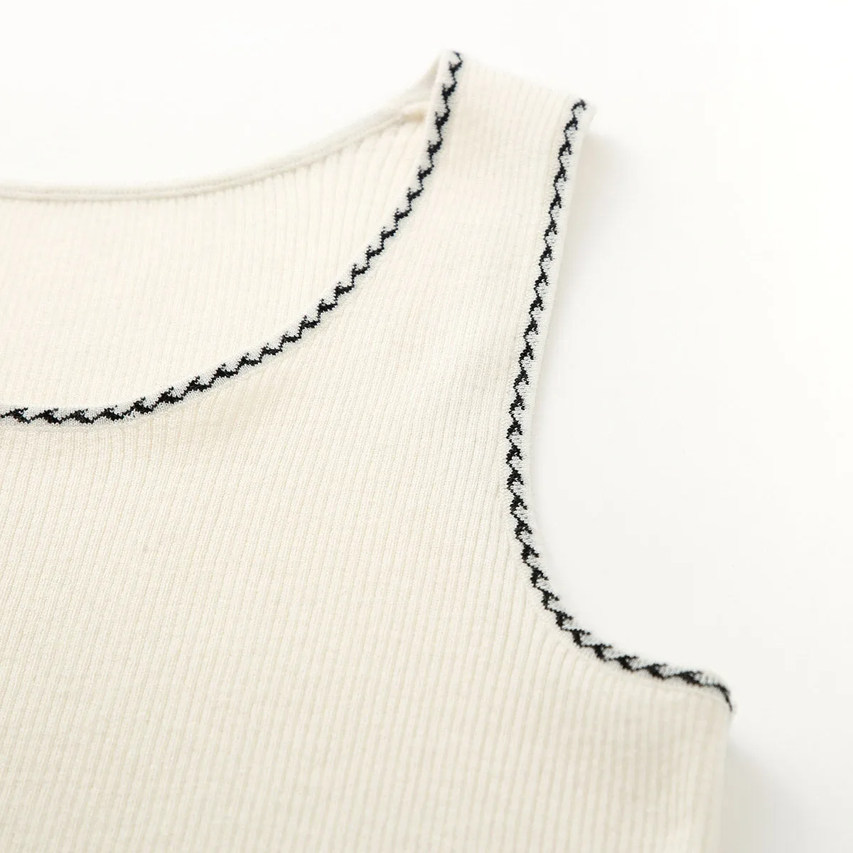 100% Wool Sleek Ribbed Knit Tank Top with Contrast Trim